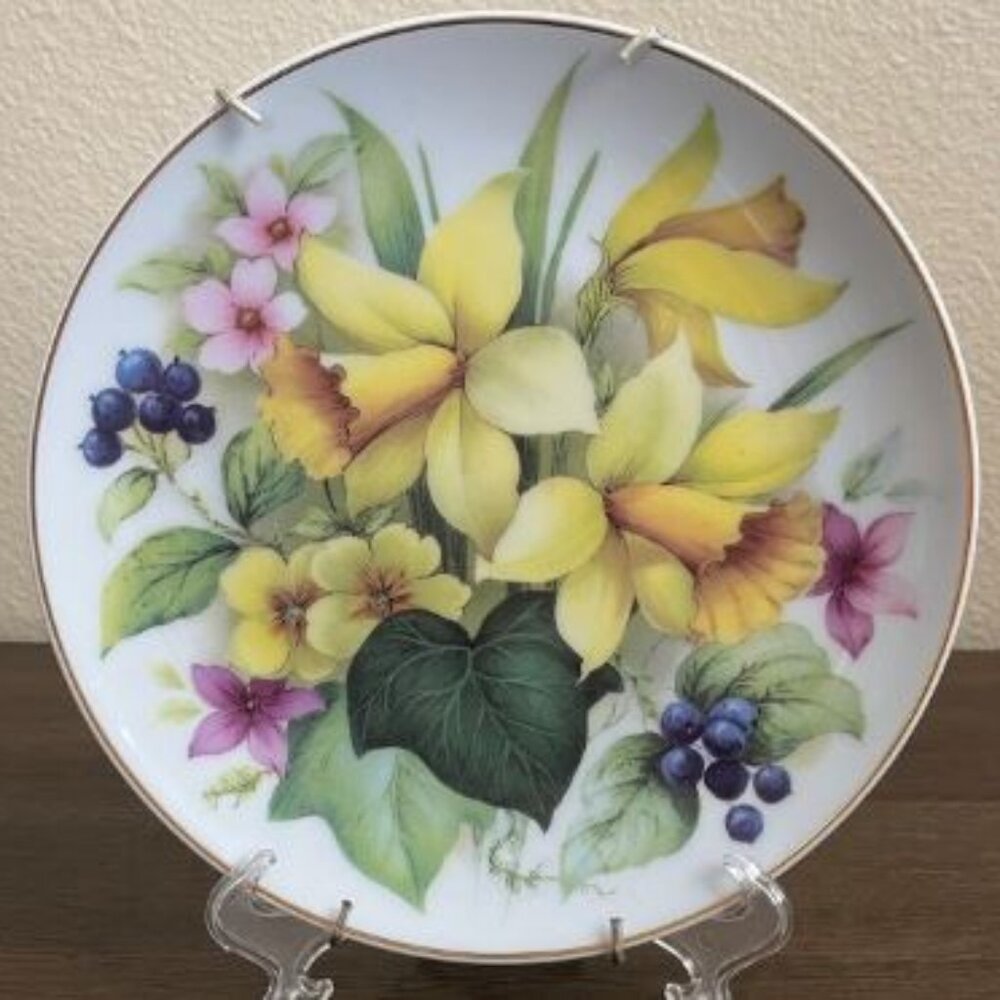 Plate The Springtime Collection Daffodil  Formalities
